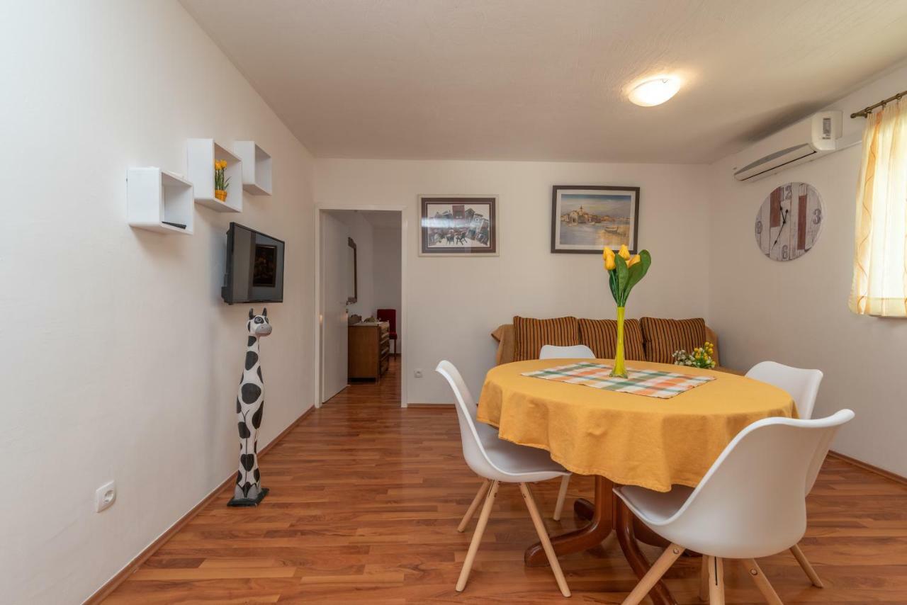 Apartment Dinka Trogir Exterior foto
