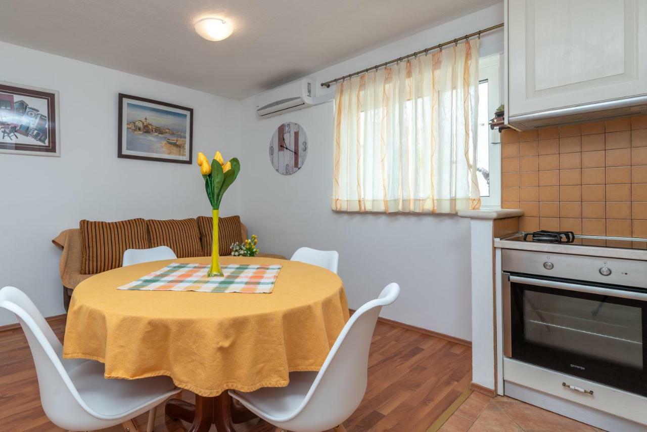 Apartment Dinka Trogir Exterior foto