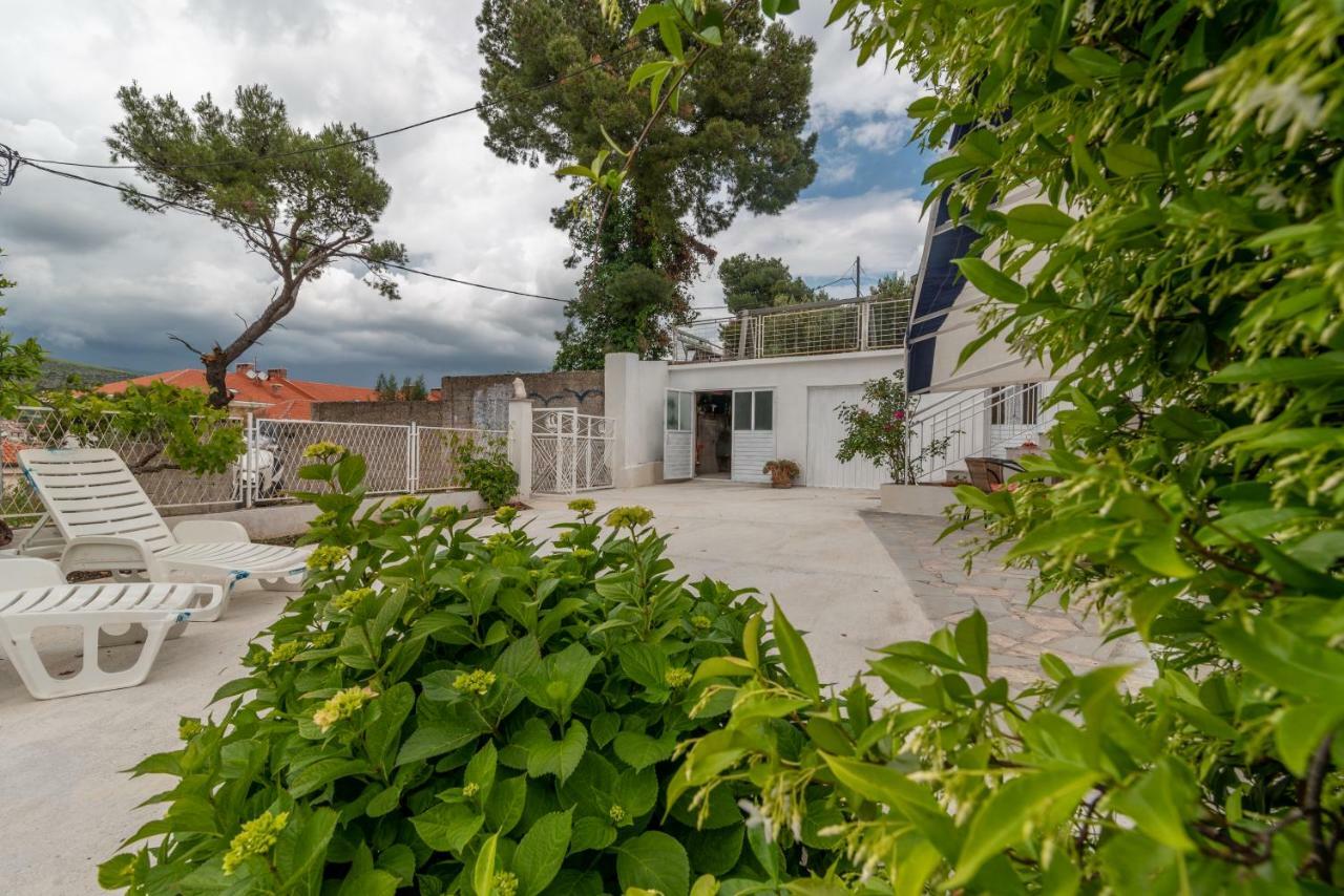 Apartment Dinka Trogir Exterior foto