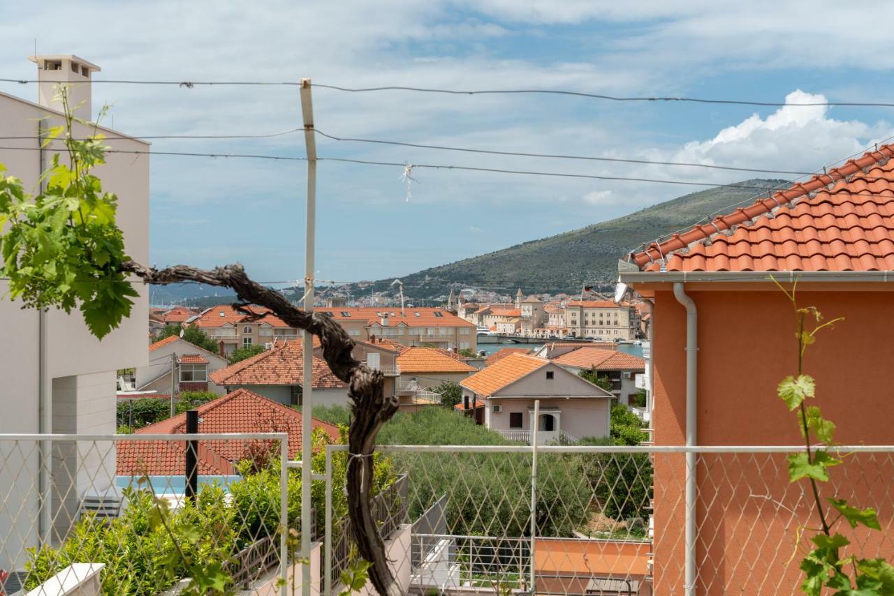 Apartment Dinka Trogir Exterior foto